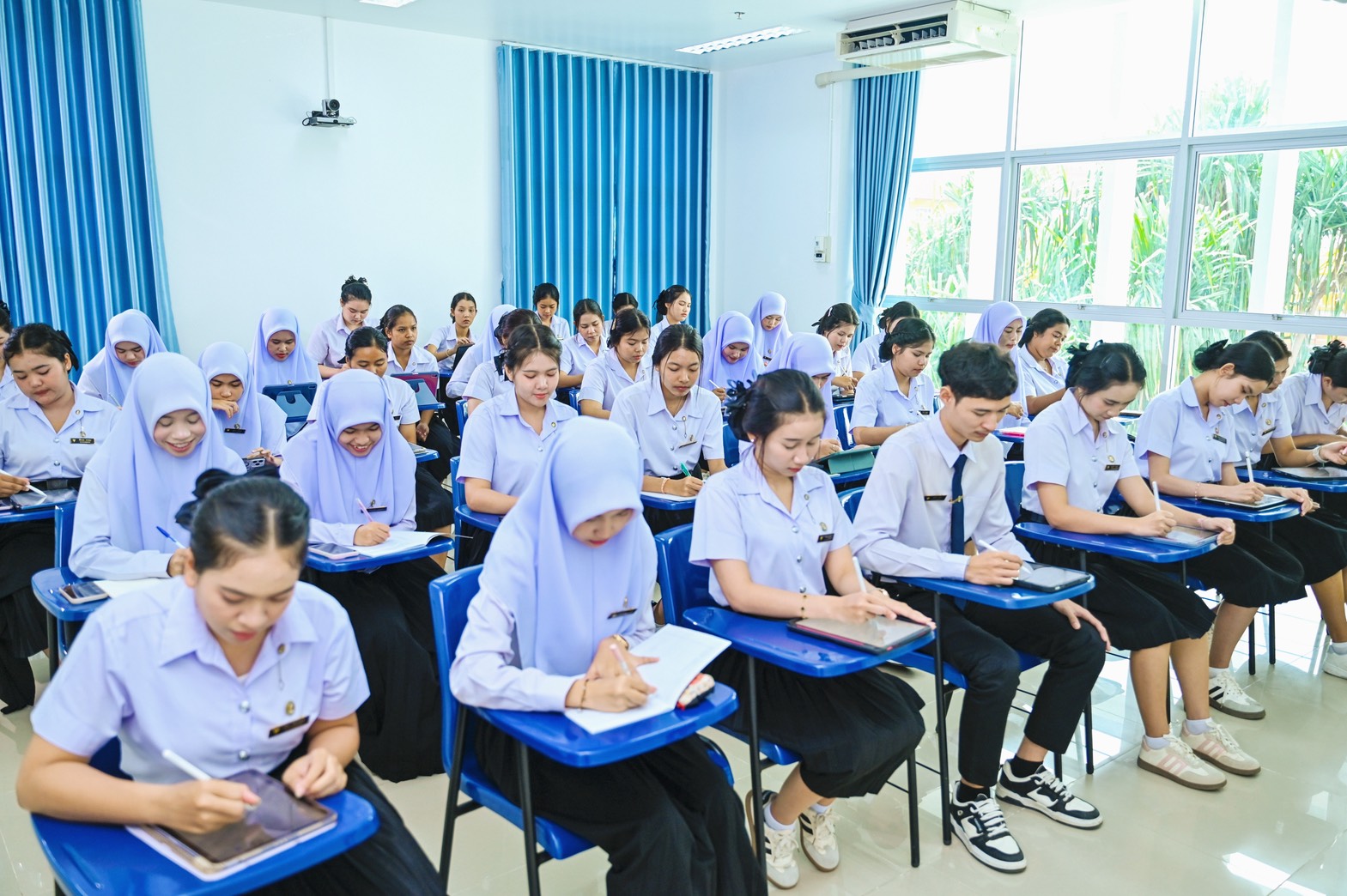สมัครเรียน